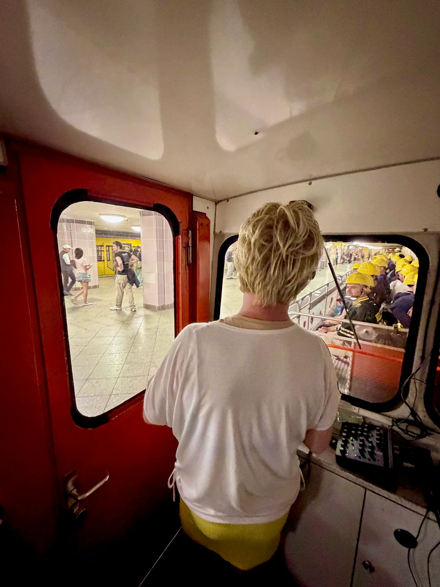 Pride-Fahrt im U-Bahn-Cabrio — photo 13
